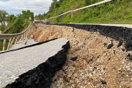 Ứng phó siêu bão Ragasa: Giao thông, hàng hải, hàng không đồng loạt triển khai biện pháp khẩn cấp