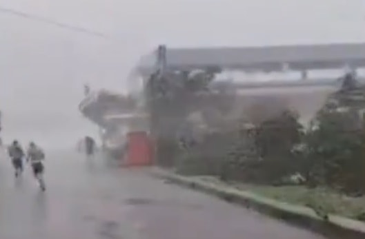 Siêu bão Ragasa đổ bộ dữ dội vào Philippines, cảnh báo trên toàn khu vực