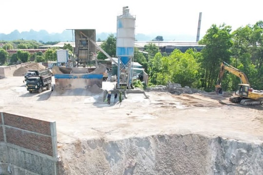 Đổ chất thải ra môi trường, giám đốc doanh nghiệp ở Ninh Bình bị khởi tố