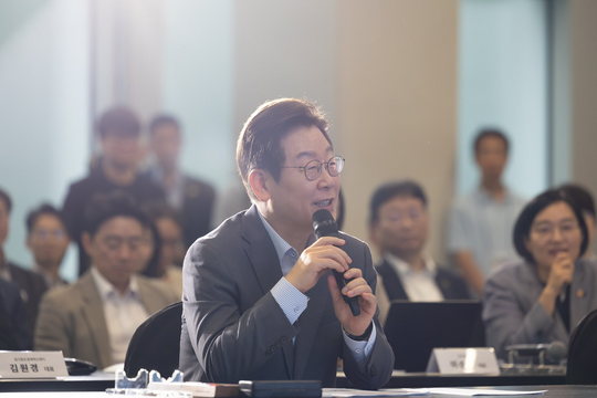 Tổng thống Hàn Quốc tuyên bố muốn 'chung sống hòa bình' với Triều Tiên