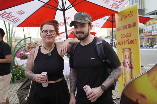 Từ bia, chả mực đến livestream bán vải: Nghĩ khác để làm khác