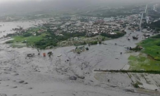 Bão Ragasa suy yếu sau khi đổ bộ vào Quảng Đông, nhưng nguy cơ mưa lũ vẫn lớn