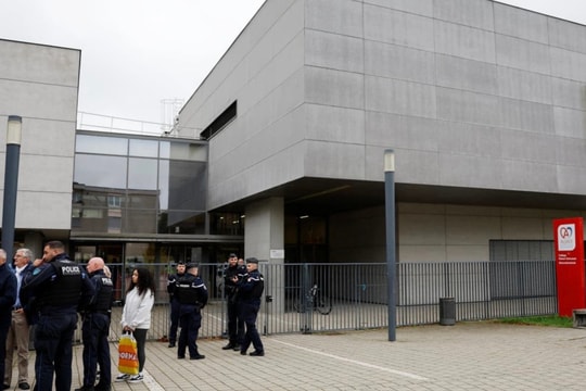 Học sinh đâm giáo viên ở Pháp bị ám ảnh bởi chủ nghĩa phát xít