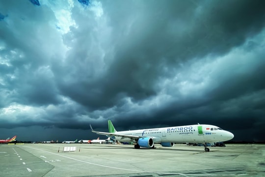 Thời tiết cực đoan ảnh hưởng đến hoạt động của cảng hàng không Nội Bài