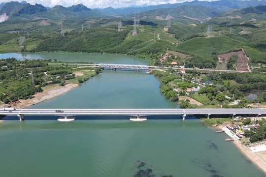 Những cuộc hội ngộ đặc biệt bên bến phà II Long Đại