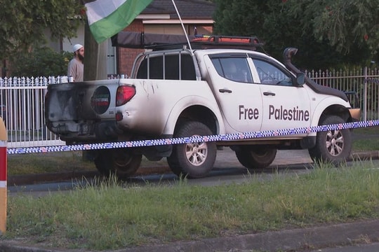 Video xe tải 'Giải phóng Palestine' bị ném bom xăng ở Úc