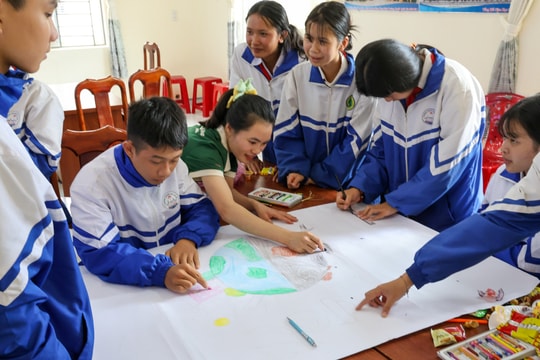 Lan tỏa ý thức bảo vệ rừng từ những Câu lạc bộ “Xanh” ở Tà Đùng