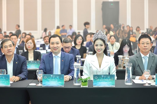 Ngày thẻ Việt Nam năm 2025: Con người vượt trội công nghệ nhờ có trái tim và cảm xúc