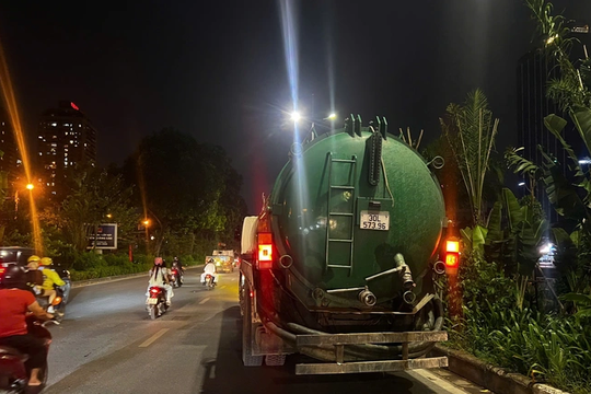 Hà Nội tăng cường kiểm soát, xử lý nghiêm vi phạm vệ sinh môi trường sông Tô Lịch