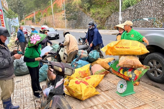Đổi rác thải nông nghiệp lấy quà, nông dân Đà Lạt chung tay bảo vệ môi trường