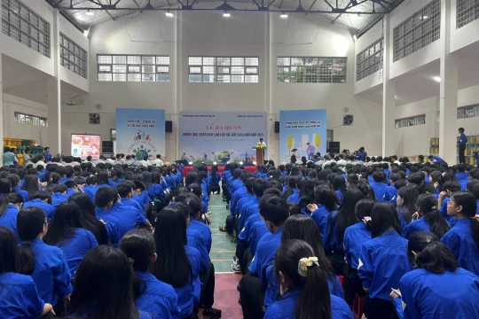 Phát động phong trào phân loại rác, xây dựng môi trường xanh tại Quảng Trị