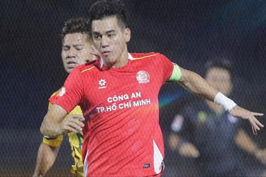 Công An TP HCM ngược dòng hạ SLNA 3-2, tạm vươn lên ngôi đầu V.League