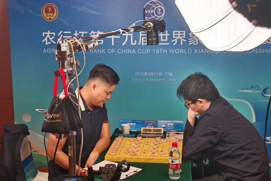 Kỳ thủ Việt Nam hạ đối thủ Trung Quốc, đăng quang giải cờ tướng thế giới 2025