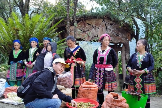 Lai Châu tập huấn bảo tồn, phát huy văn hoá chợ phiên gắn với phát triển du lịch