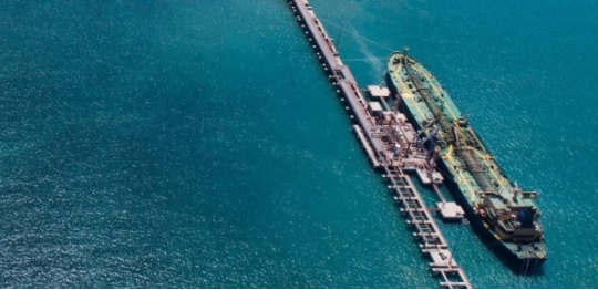 Mỹ gây áp lực lên Ấn Độ: giảm nhập dầu Nga hoặc "tạm biệt" thỏa thuận thương mại