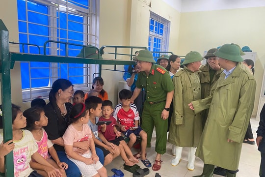 Thanh Hoá: Khẩn trương sơ tán người dân, chuẩn bị lực lượng sẵn sàng ứng phó với bão số 10
