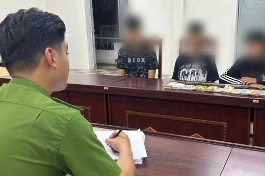 Đột nhập nhà hàng, trộm két sắt giữa lúc mưa bão