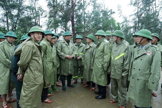 Hà Tĩnh: Căng mình chống bão số 10, quyết tâm không để bị động, bất ngờ