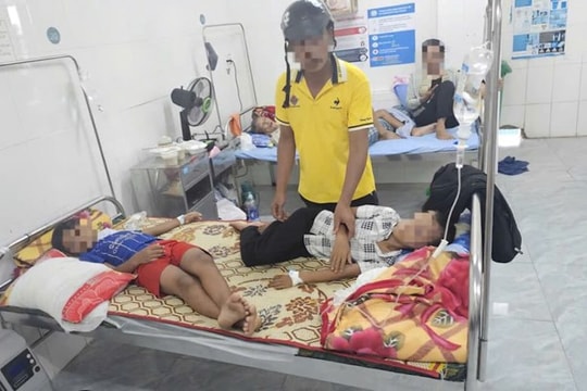 Xác minh thông tin phó hiệu trưởng ngăn cản đưa học sinh nghi ngộ độc đi viện