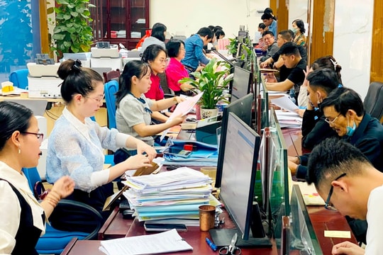 Sau sắp xếp tổ chức bộ máy hành chính, giảm 27 vị trí việc làm công chức lãnh đạo, quản lý ở cơ quan hành chính cấp tỉnh, Trung ương