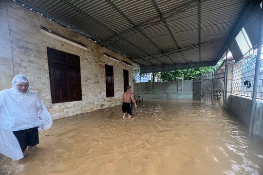 Bão số 10 gây thiệt hại nặng nề: 21 người chết, gần 130.000 ngôi nhà tốc mái