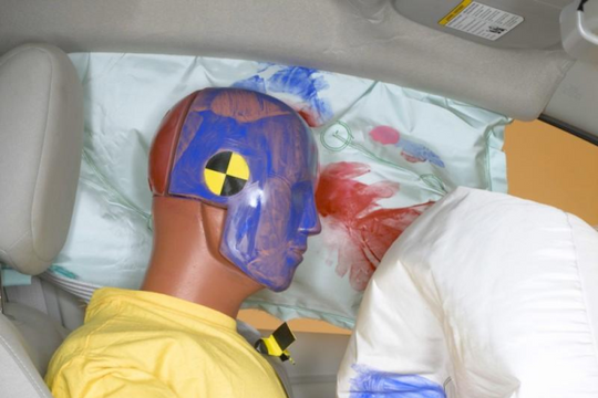 Cách nhận biết túi khí giả trước khi chúng biến thành "lựu đạn"