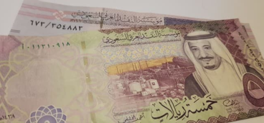 Ả Rập Xê Út tăng giá dầu bán sang châu Á