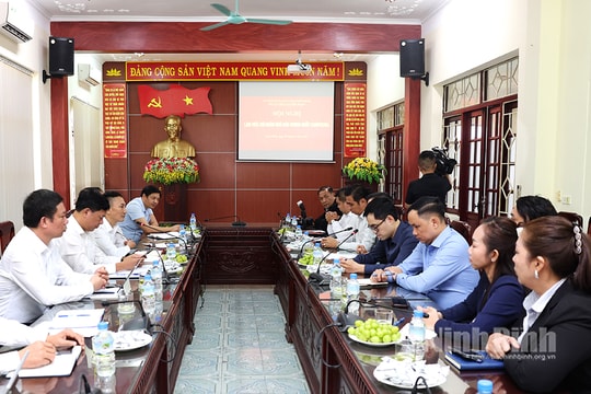 Đoàn nhà báo Vương quốc Campuchia trao đổi kinh nghiệm về chuyển đổi số báo chí tại Ninh Bình