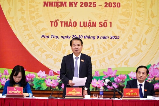 Toàn cảnh thảo luận tổ tại phiên trù bị Đại hội Đảng bộ tỉnh Phú Thọ sau hợp nhất 3 tỉnh