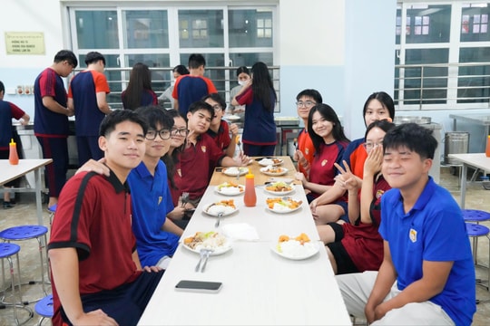 Trường học linh hoạt dạy học, chuẩn bị lương thực cho học sinh bán trú ứng phó bão số 11