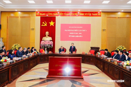 Sôi nổi ý kiến thảo luận tại Đại hội đại biểu Đảng bộ tỉnh Ninh Bình lần thứ I, nhiệm kỳ 2025 - 2030