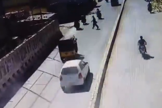 Đánh bom liều chết ở Pakistan, ít nhất 40 người thương vong