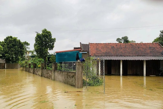 Hà Tĩnh: 1 người chết, hơn 84.000 ngôi nhà hư hỏng do bão số 10