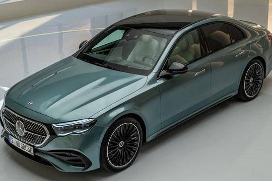 Mercedes-Benz E-Class 2025 chốt lịch ra mắt thị trường Việt Nam