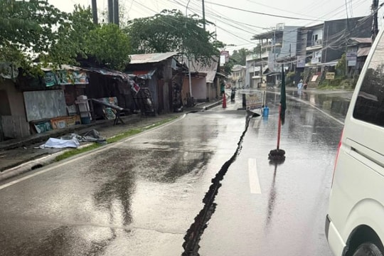 Động đất mạnh 7,6 độ richter ngoài khơi, Philippines ban hành cảnh báo sóng thần
