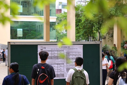 Nghe lời đồn 'học muộn vẫn đỗ chuyên', phụ huynh nhẹ dạ ảo tưởng tin theo