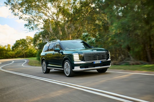 Hyundai Palisade Hybrid 2026 giá gần 1,6 tỷ đồng chờ về Việt Nam