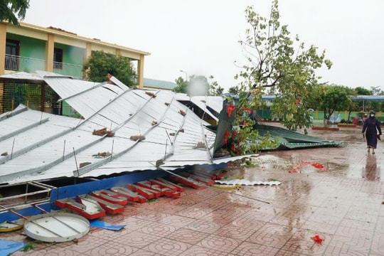 Hoàn thành hỗ trợ nhà ở, sửa chữa trường học, y tế hư hỏng do bão số 10 trước ngày 5/10