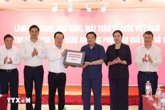 Lãnh đạo Đảng, Nhà nước, Mặt trận Tổ quốc hỗ trợ nhân dân Nghệ An khắc phục hậu quả bão số 10