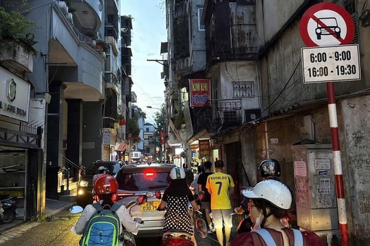 Hà Nội: Quần chúng tố giác, tài xế vi phạm bị xử phạt 5 triệu đồng