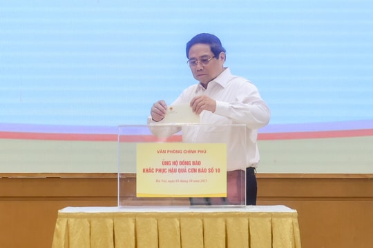 Thủ tướng cùng lãnh đạo Chính phủ ủng hộ đồng bào bị thiệt hại do bão lũ