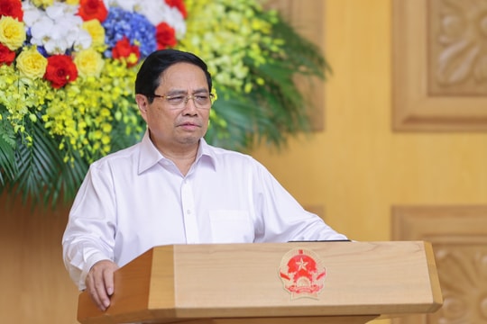 Xây dựng lại 349 nhà bị sập đổ, hư hỏng hoàn toàn do bão số 10, hoàn thành trước 15/12/2025