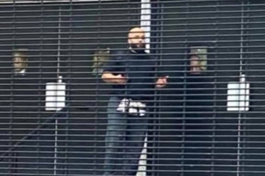 Tấn công tại giáo đường Do Thái ở Anh khiến hai người thiệt mạng