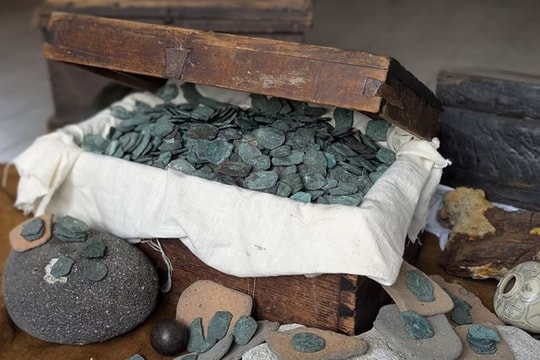 Trục vớt 1.000 đồng tiền vàng ở 'Bờ biển kho báu' Mỹ