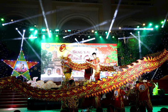 Nhộn nhịp các hoạt động đón Trung thu ở Hà Nội