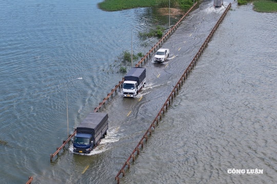 Gần một tuần sau mưa lớn, đường huyết mạch phía Tây Hà Nội vẫn ngập