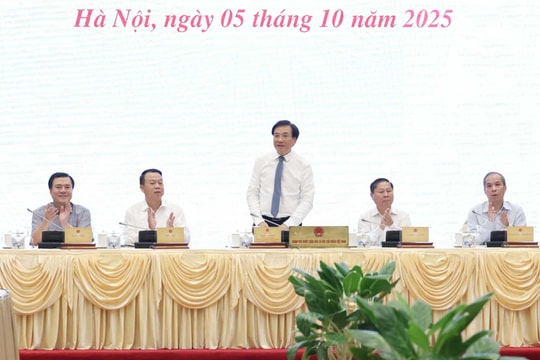 Dự báo năm 2025: Việt Nam thuộc nhóm nước tăng trưởng cao hàng đầu khu vực và thế giới