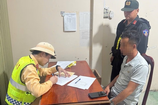 Quay clip “check-in” trên cao tốc, tài xế bị CSGT xử phạt, trừ 6 điểm GPLX