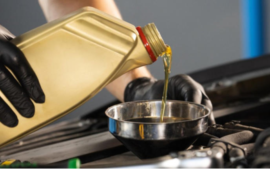 Điều gì xảy ra khi dầu động cơ quá nóng?