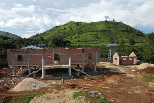 Gia Lai: Yêu cầu khẩn trương tháo dỡ công trình nhà rông hơn 9,4 tỷ đồng dưới chân núi lửa